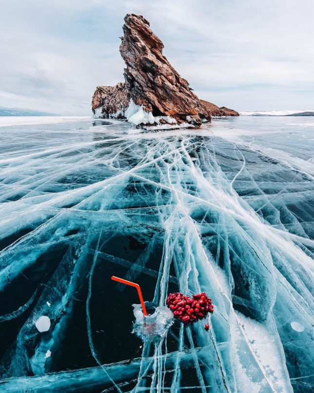 Cảnh hồ Baikal đóng băng