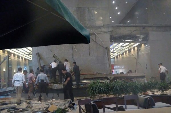Sàn tầng 1 Sở Giao dịch Chứng khoán ở Jakarta bị sập ngày 15/1. (Nguồn: AFP/TTXVN)