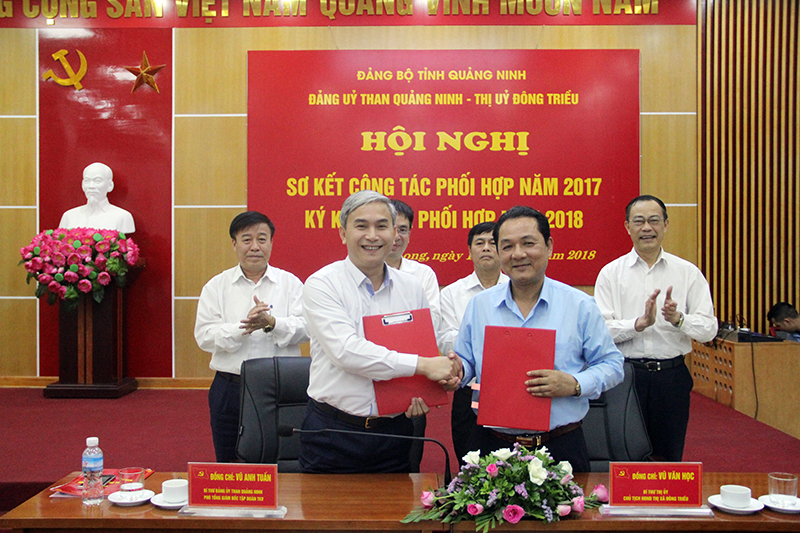 Thị ủy Đông Triều và Đảng ủy Than Quảng Ninh ký kết kế hoạch phối hợp năm 2018.