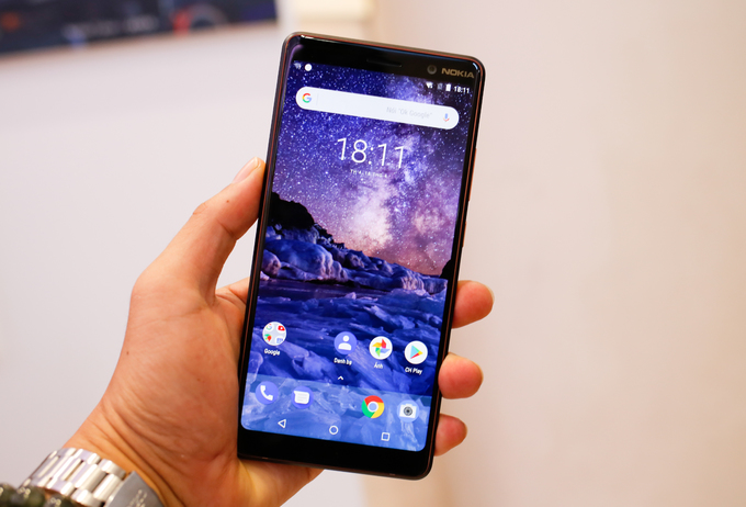 7 Plus là smartphone Android Nokia đầu tiên sở hữu màn hình tràn viền tỷ lệ 18:9, kích thước hiển thị lên tới 6 inch, sử dụng công nghệ tấm nền IPS LCD và hỗ trợ độ phân giải Full HD+ 1.080 x 2.160 pixel.