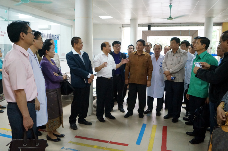 ảnh 586 Đồng chí Vũ Xuân Diện - Giám đốc Sở Y tế giới thiệu Y tế Quảng Ninh với Đoàn