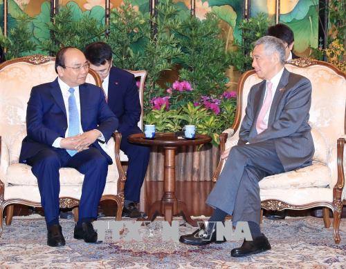 Thủ tướng Nguyễn Xuân Phúc và Thủ tướng Singapore Lý Hiển Long tại hội đàm. Ảnh: Thống Nhất/TTXVN