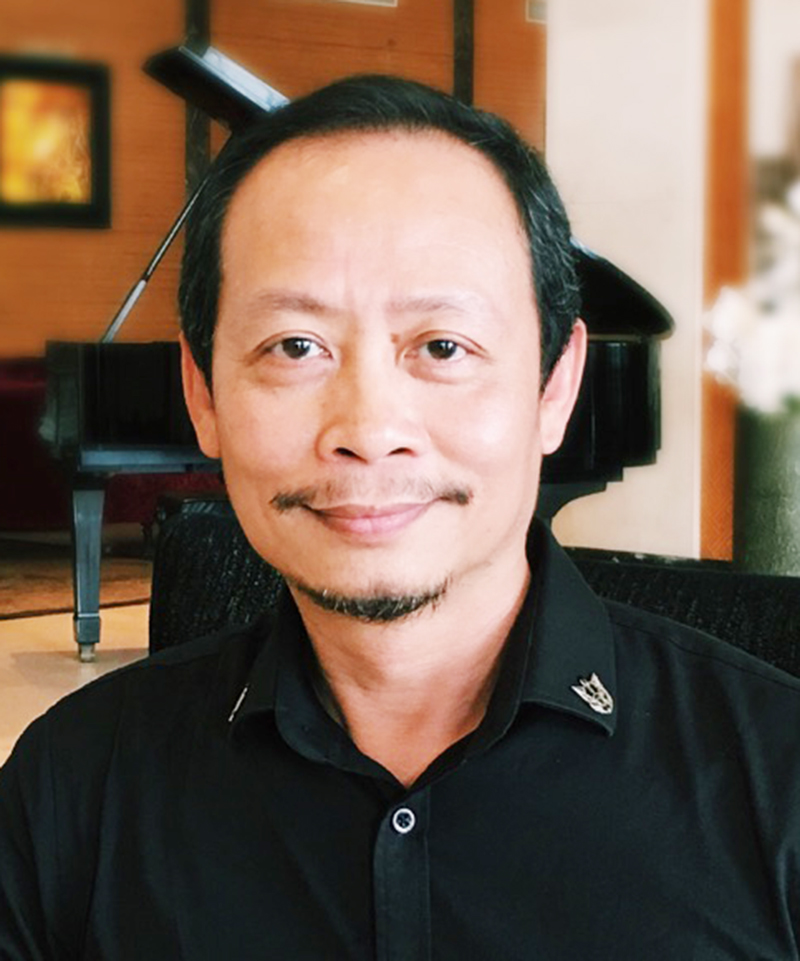Tổng đạo diễn Phạm Hoàng Nam.
