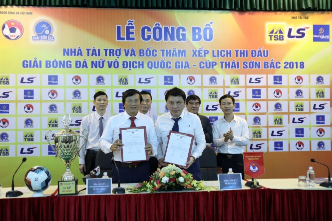  Quang cảnh buổi họp báo Giải vô địch bóng đá nữ quốc gia 2018. Ảnh: NAM KHÁNH