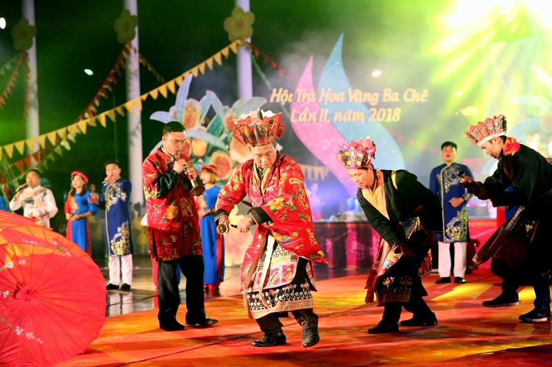 Những tập tục truyền thống của người đồng bào dân tộc được tái hiện sinh dộng trong Lễ Hội trà Hoa vàng 2018 (Ảnh : Lương Giang)