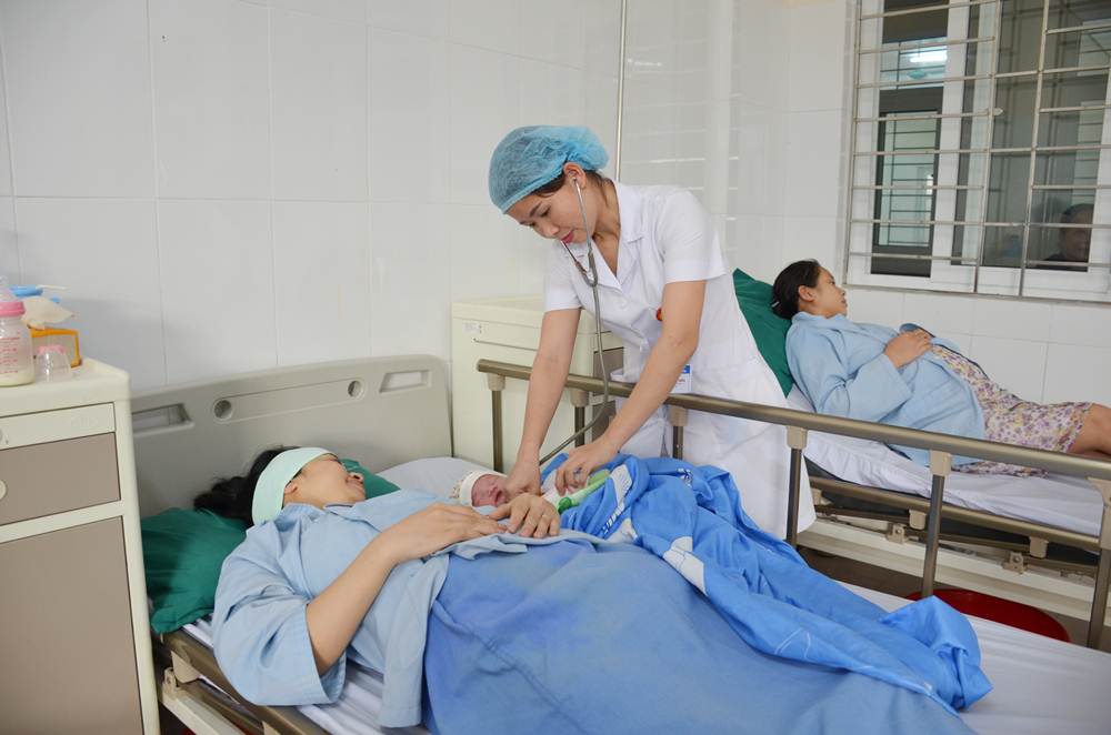  Bác sĩ Đặng Thị Hiền, khoa Phụ sản và Chăm sóc sức khỏe sinh sản, TTYT huyện Hoành Bồ