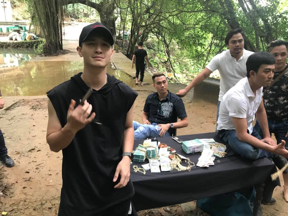 Huỳnh Anh đảm nhiệm vai trò đạo diễn võ thuật của phim. 