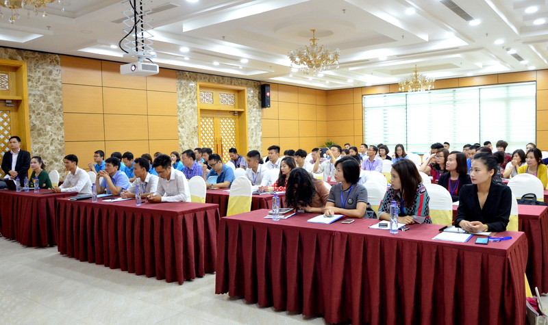 Thành viên CLB và các doanh nhân trẻ tham gia lớp tập huấn Kỹ năng quản trị doanh nghiệp do CLB Đầu tư khởi nghiệp Quảng Ninh tổ chức