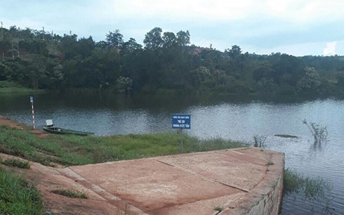 Hồ thôn 1, nơi xảy ra tai nạn làm 4 học sinh tử vong do đuối nước.