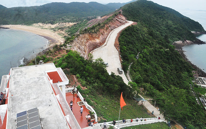 Dự án cải tạo, nâng cấp đường xuyên đảo Vĩnh Thực - Vĩnh Trung hoàn thành sẽ tạo đà cho phát triển kinh tế - xã hội của 2 xã đảo.