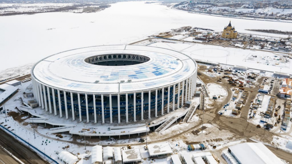 Sân Nizhny Novgorod Stadium trông như một ngọn núi tuyết.