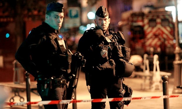 Cảnh sát Pháp tại hiện trường vụ việc. (Nguồn: AFP)