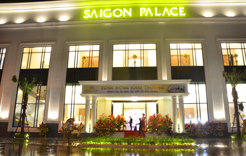 Trung tâm hội nghị tiệc cưới Sài Gòn Palace tọa lạc ở vị trí trung tâm 