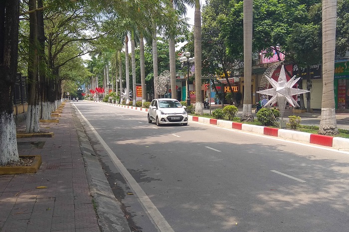 Tuyến đường Trần Hưng Đạo (phường Thanh Sơn, TP Uông Bí) là một trong những tuyến đường 