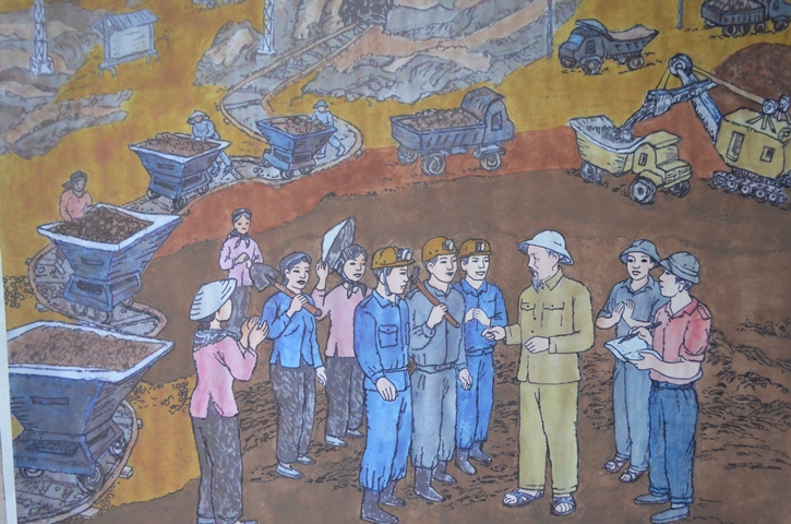 Tác phẩm “Bác Hồ với công nhân mỏ Quảng Ninh”, tranh khắc gỗ của Vũ Tư Khang.