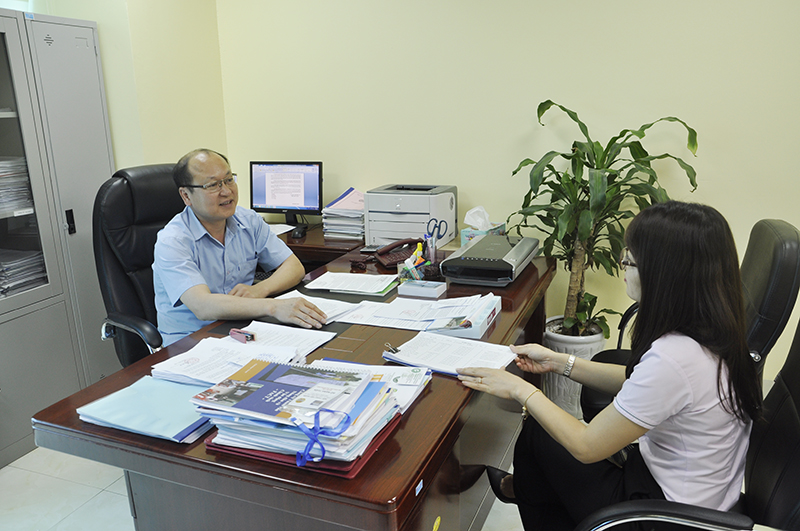 Ông Bùi Minh Thanh, Phó Chủ tịch Hội Nông dân tỉnh, Trưởng ban Điều hành Quỹ HTND tỉnh, trao đổi với PV Báo Quảng Ninh.