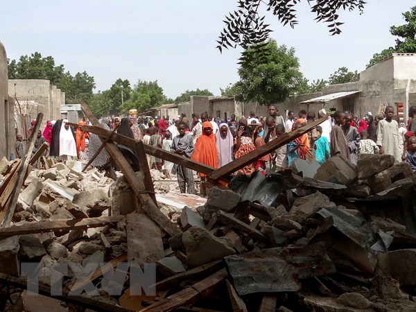 Hiện trường một vụ đánh bom liều chết tại Maiduguri, đông bắc Nigeria. (Nguồn: AFP/TTXVN)