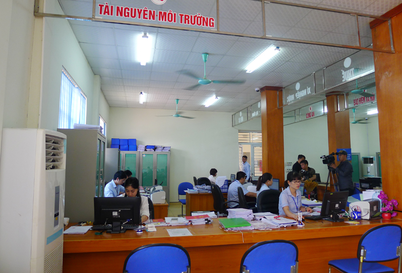Đến nay Bộ phận tiếp nhận hố sơ liên quan đến TNMT huyện Vân Đồn vắng lặng như này đã hơn 