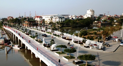 Sông Tam Bạc được Hải Phòng đầu tư 1.454 tỷ đồng cải tạo, chỉnh trang để làm phố đi bộ vào năm 2020. Ảnh: Giang Chinh