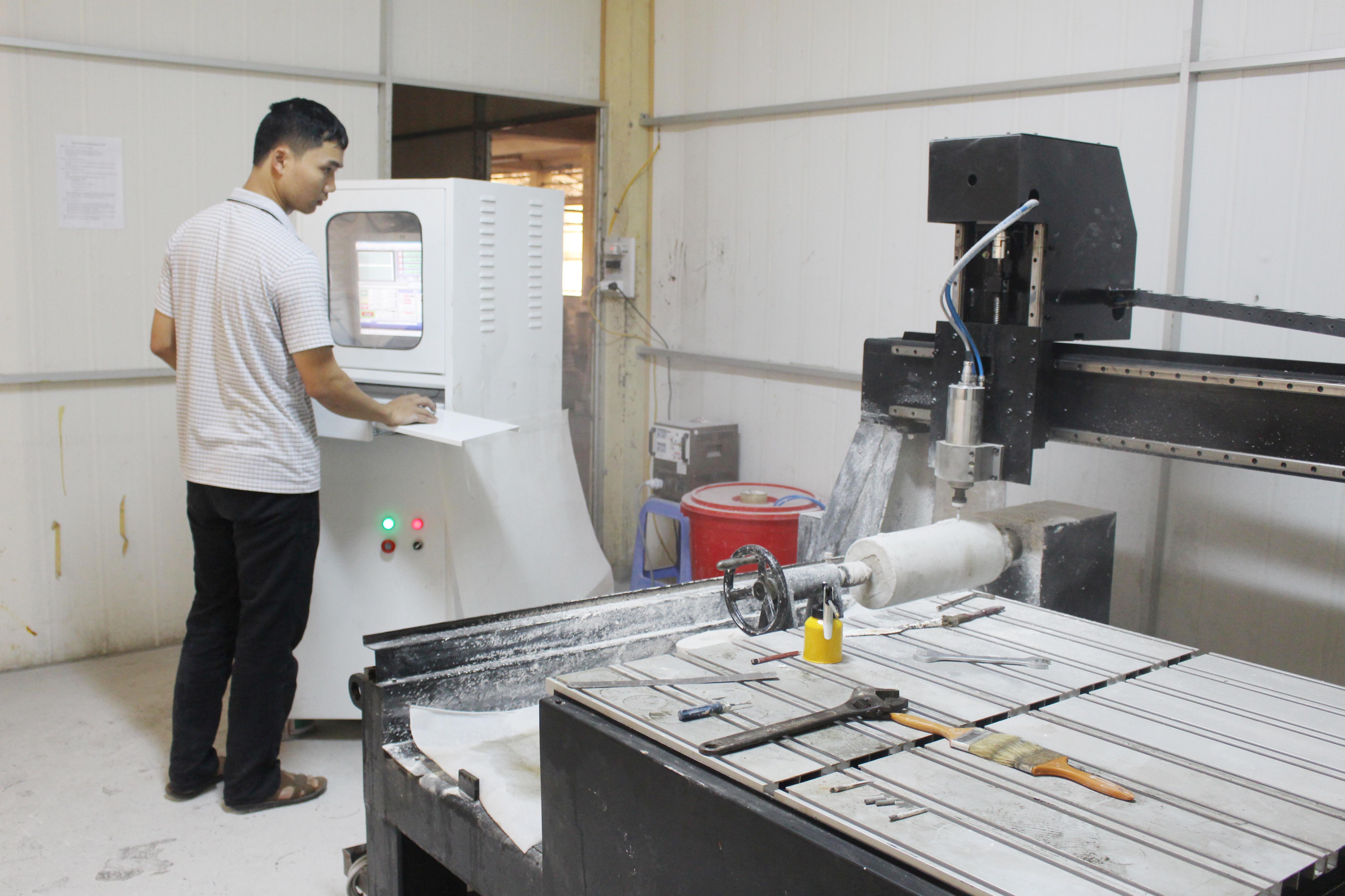 Sản xuất gốm sứ tại Chi nhánh Công ty TNHH Gốm sứ Quang Vinh (Đông Triều)