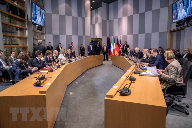 Toàn cảnh cuộc họp giữa Đại diện cấp cao EU về chính sách an ninh và đối ngoại Federica Mogherini với Ngoại trưởng Iran, Anh, Pháp và Đức tại Brussels, Bỉ ngày 15/5. (Nguồn: THX/TTXVN)
