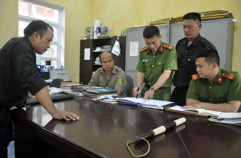 Công an thị trấn Bình Liêu cùng lực lượng an ninh cơ sở triển khai các phương án giữ gìn ANTT tại địa phương.