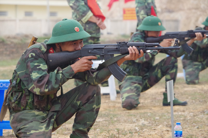 Cán bộ, chiến sĩ Trung đoàn 244 (Bộ CHQS tỉnh) thi đua huấn luyện giỏi, sẵn sàng chiến đấu cao.