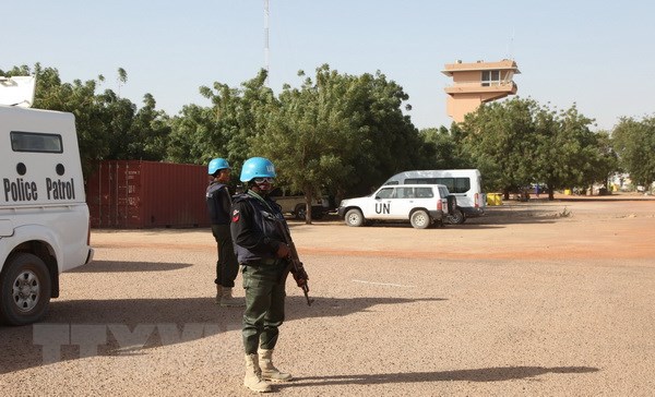 Các binh sỹ MINUSMA tuần tra tại thành phố Timbuktu, Mali. (Nguồn: AFP/TTXVN)