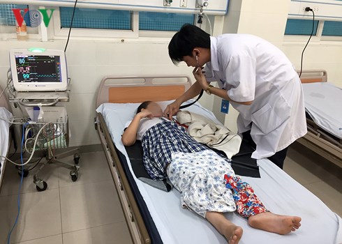 Các nạn nhân vụ ngộ độc điều trị tại Bệnh viện Quảng Ngãi.