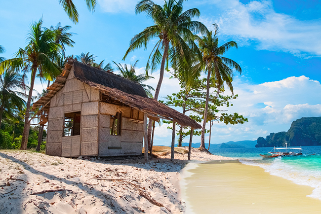 Palawan, Philippines: Palawan, một hòn đảo ở Philippines có những khu rừng xanh tươi tốt và những bãi biển nguyên sơ, thu hút những du khách thân thiết và những người yêu thiên nhiên.