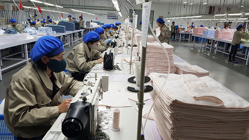 Sản xuất khăn mặt, khăn tắm tại Công ty TNHH Đại Đông Việt Nam (KCN Texhong Hải Hà)
