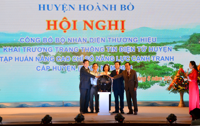 Huyện Hoành Bồ khai trương trang thông tin điện tử của huyện, địa chỉ: huyenhoanhbo.gov.vn