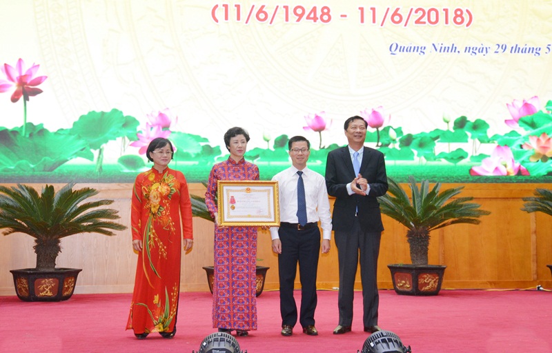 Ban thi đua khen thưởng tỉnh đã được nhận Huân chương Lao động Hạng nhì của Chủ tịch nước vì có thành tích xuất sắc trong công tác từ năm 2013-2017