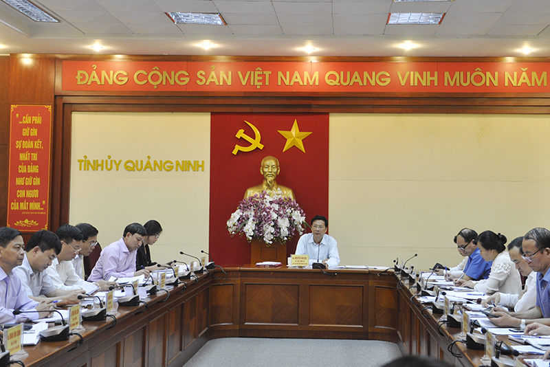 Bí thư Tỉnh ủy Nguyễn Văn Đọc chủ trì giao ban.