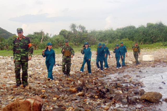 Ban CHQS huyện Cô Tô thường xuyên phối hợp với các lực lượng tổ chức tuần tra, kiểm soát đảm bảo an toàn chủ quyền vùng biển thuôc địa bàn quản lý.