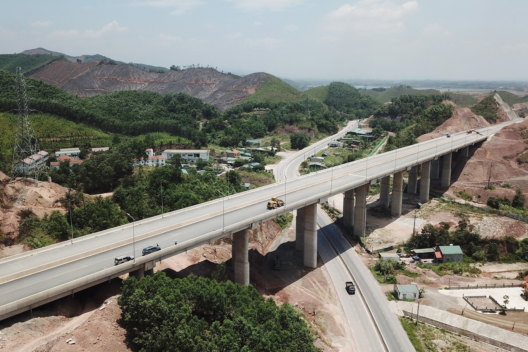 The Cam Y 380-meter flyover through the Highway 18 has been completed.