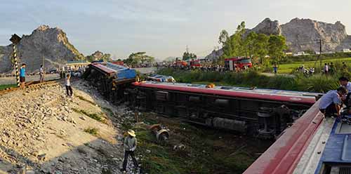 Tai nạn tàu SE19 khiến ngành đường sắt thiệt hại nặng nề. Ảnh: Lê Hoàng.