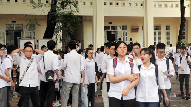 Đề toán dài, khó, phân hóa cao