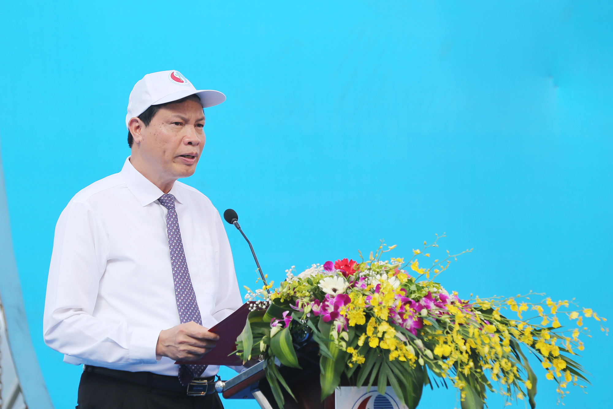 Đồng chí Nguyễn Đức Long, Phó Bí thư Tỉnh ủy, Chủ tịch UBND tỉnh, phát động hưởng ứng Tuần lễ Biển và hải đảo Việt Nam và Ngày Đại dương thế giới năm 2018. 