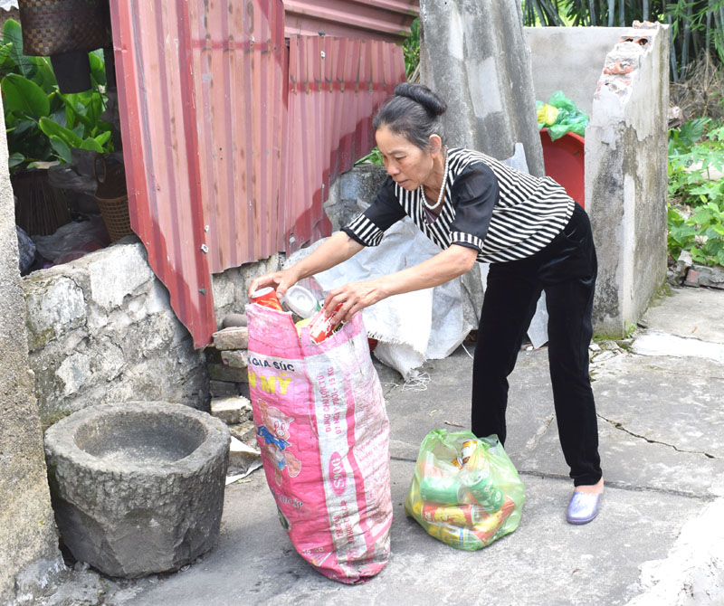 Phân rác tại nhà ở gia đình bà Phạm Thị Lan, hội viên Chi hội phụ nữ thôn Thượng