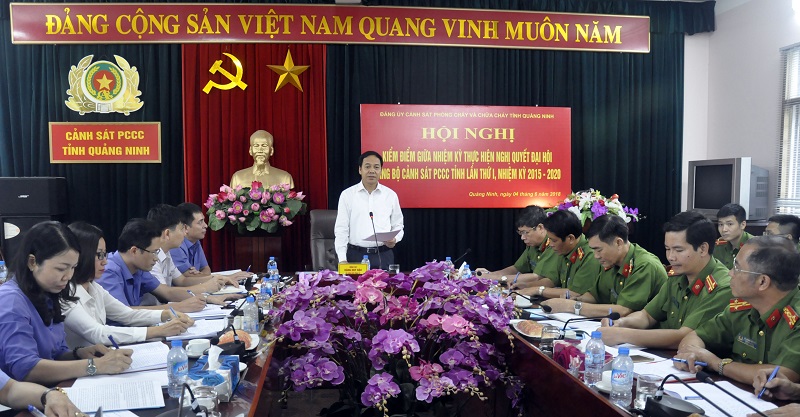 Đồng chí Đặng Huy Hậu, Ủy viên Ban Thường vụ Tỉnh ủy, Phó Chủ tịch Thường trực UBND tỉnh phát biểu chỉ đạo tại hội nghị.