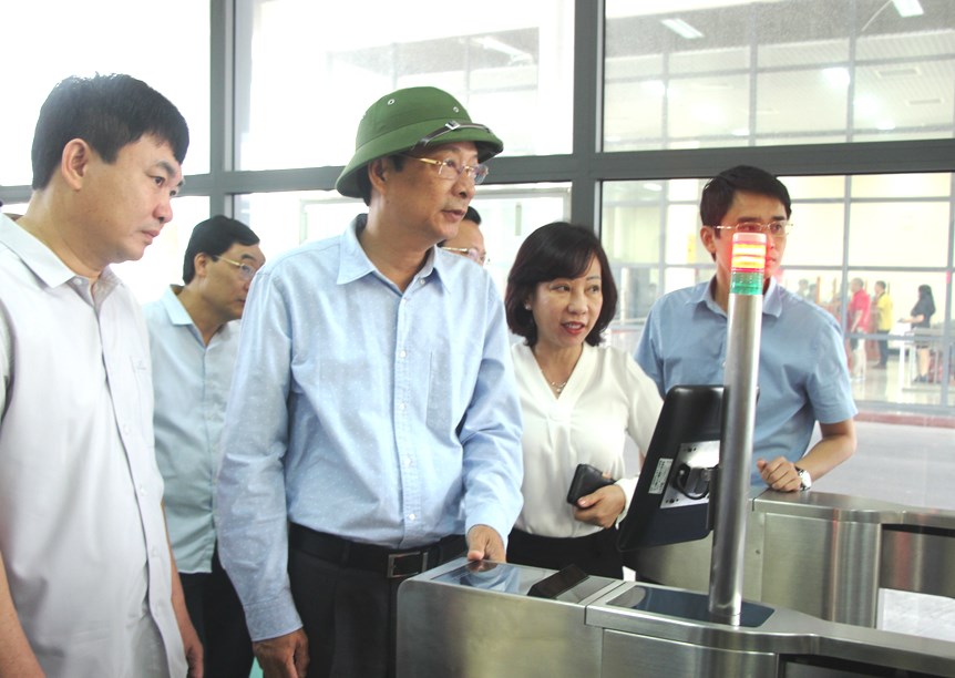Bí thư Tỉnh ủy Nguyễn Văn Đọc cùng đoàn công tác của tỉnh kiểm tra hoạt động xuất nhập cảnh