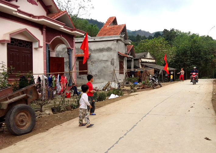 Đường vào thôn Khe Lèn, xã Đồng Lâm đã được bê tông hóa