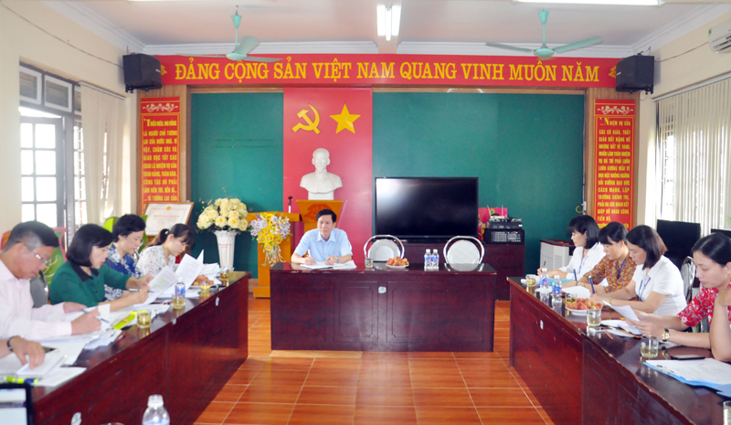 Đoàn giám sát của Thường trực Đoàn giám sát của Thường trực HĐND tỉnh khảo sát tại Trường Mầm non Hồng Thái Tây. 