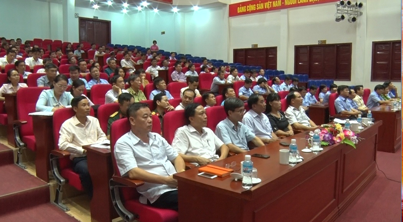 Cán bộ, công chức TP Uông Bí dự Hội nghị trực tuyến thông tin về Dự án Luật đơn vị hành chính - kinh tế đặc biệt