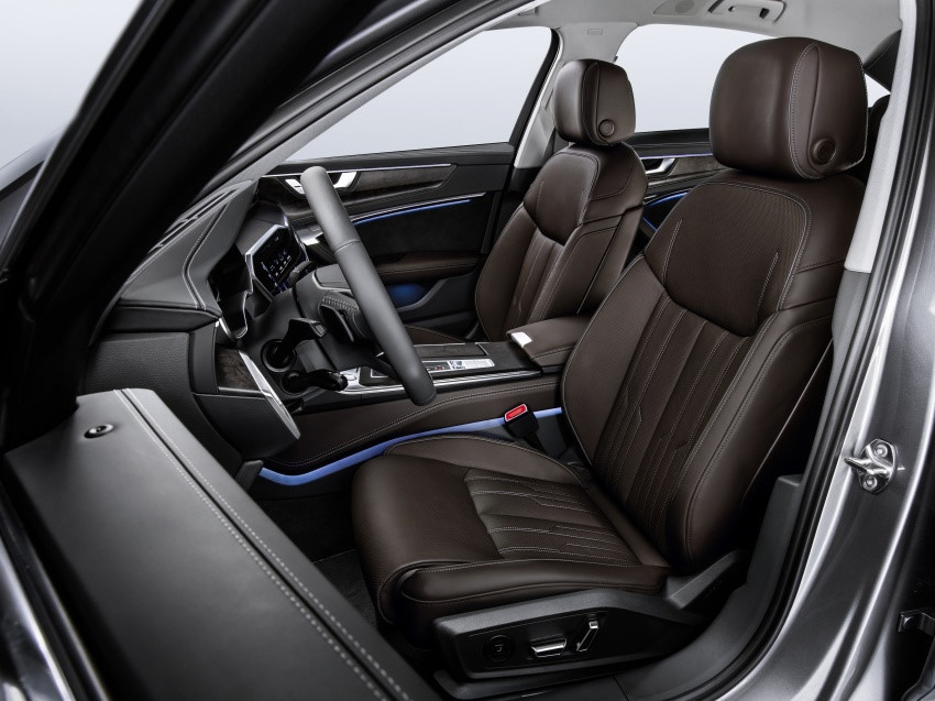 Audi S6 2019 sử dụng chung nền tảng MLB mới nhất của Volkswagen Group với A6 mới cho dẫn động cầu trước và bốn bánh toàn thời gian. Nền tảng này giúp giảm trọng lượng xe, tăng không gian cabin và tương thích tốt hơn với động cơ lai sạc điện.