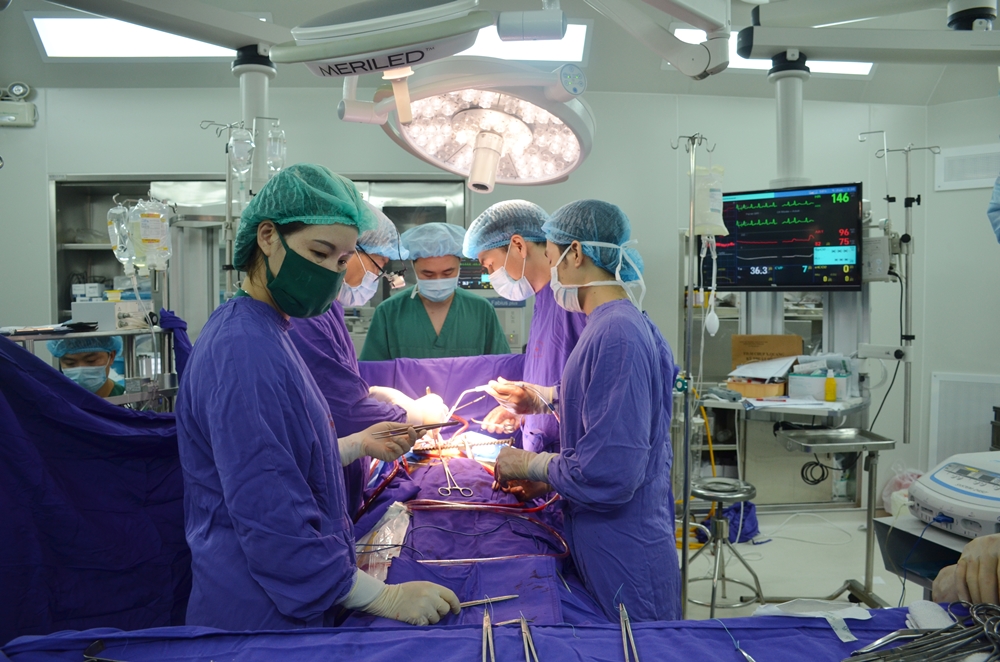 Ngành y tế ứng dụng KH&CN vào khám chữa bệnh. Ảnh chụp tại Trung tâm Tim mạch, Bệnh viện Đa khoa tỉnh