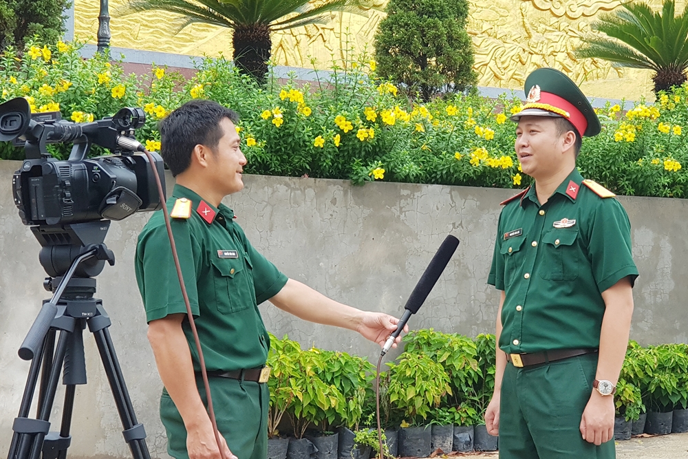 CTV Văn Đảm, Bộ CHQS tỉnh đang tác nghiệp.