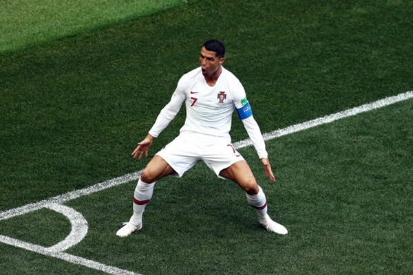 Ronaldo tỏa sáng giúp Bồ Đào Nha giành chiến thắng. Ảnh: AFP.