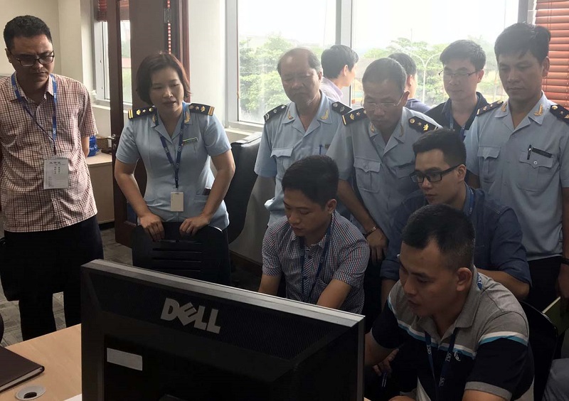 Kết nối Hệ thống VASSCM đối với hàng hóa XNK tại cảng CICT và Hệ thống xử lý dữ liệu điện tử của cơ quan Hải quan (Ảnh: Khánh Ninh- Cục Hải quan QN).